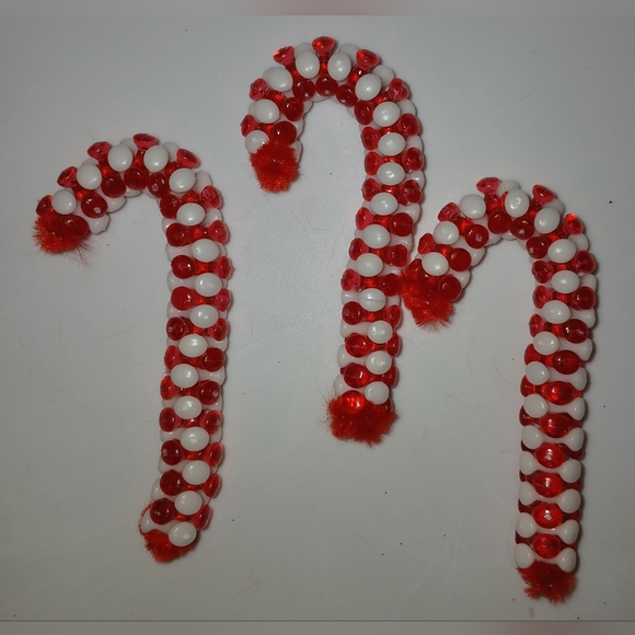 NWT Handcrated Red and White Beaded Candy Cane Ornaments. Set of 3. - Picture 4 of 5